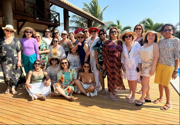 Idosos da academia Demóstenes em evento na praia Peito de Moça