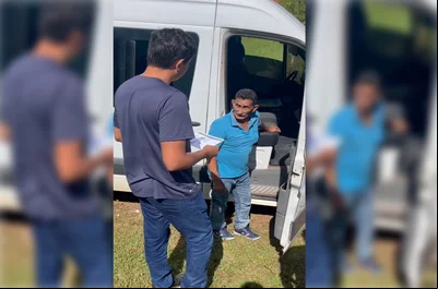 Crianças são transportadas à escola por motoristas sem CNH