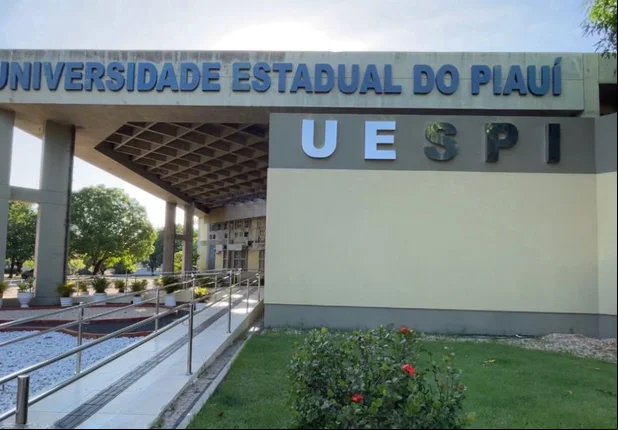 Greve dos docentes da UESPI chega a 24 dias e segue por tempo indeterminado